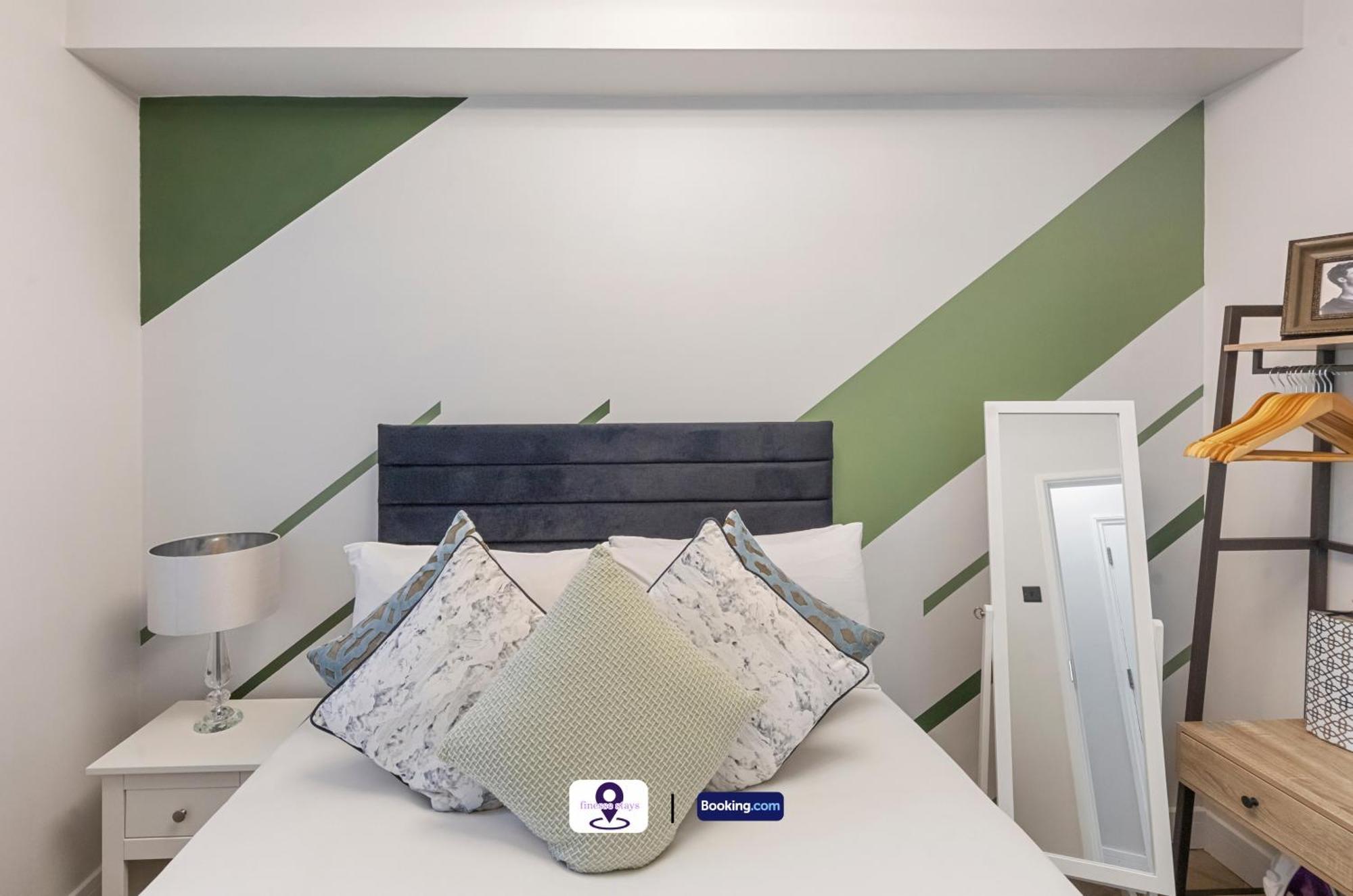 Last-minute Escapes ! Limited Time L Exclusive On 2 Bedroom, High Spec Luxury Flat By Finesse Short Lets & Serviced With Free Wifi
