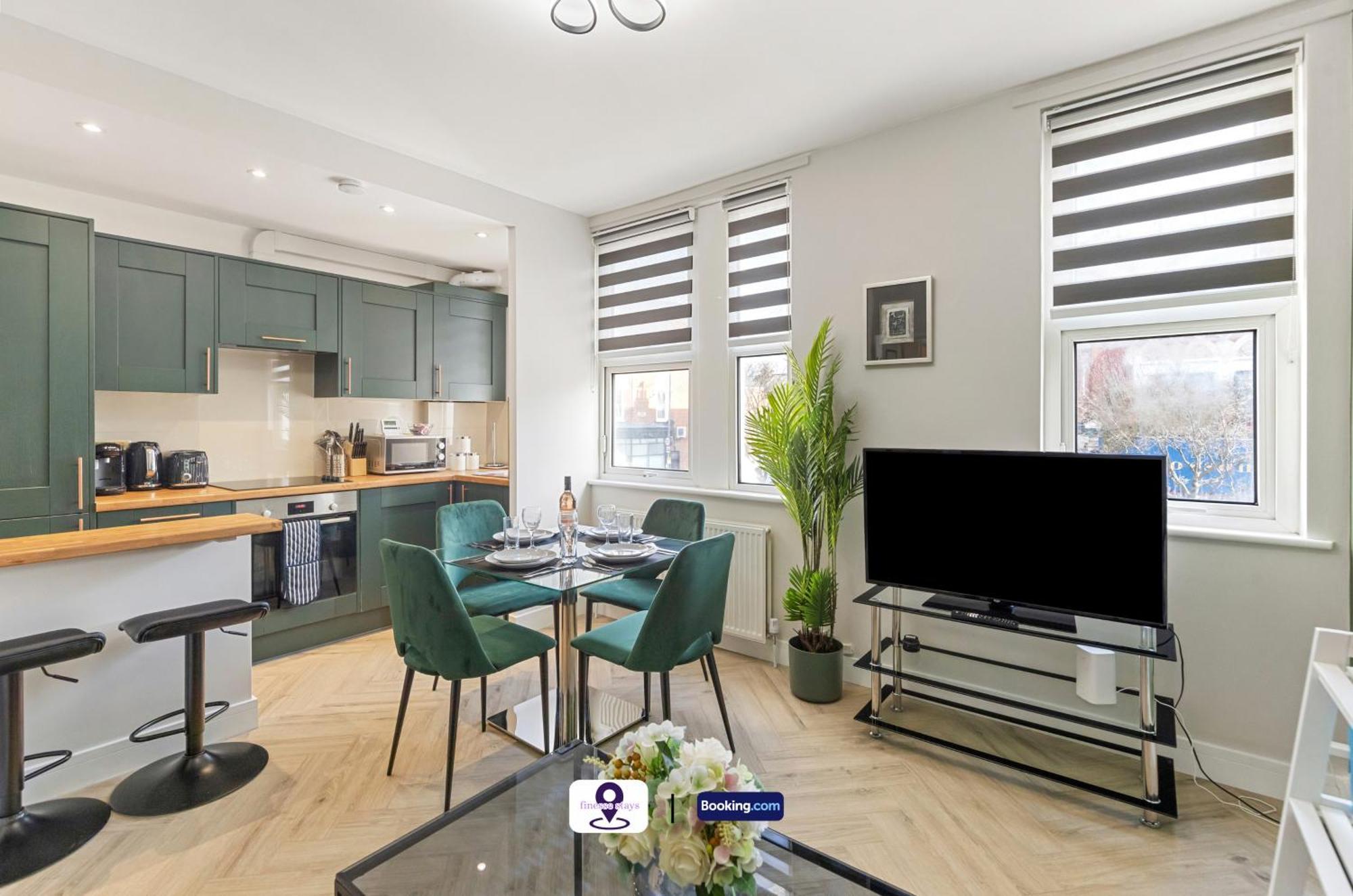 Last-minute Escapes ! Limited Time L Exclusive On 2 Bedroom, High Spec Luxury Flat By Finesse Short Lets & Serviced With Free Wifi Apartment *