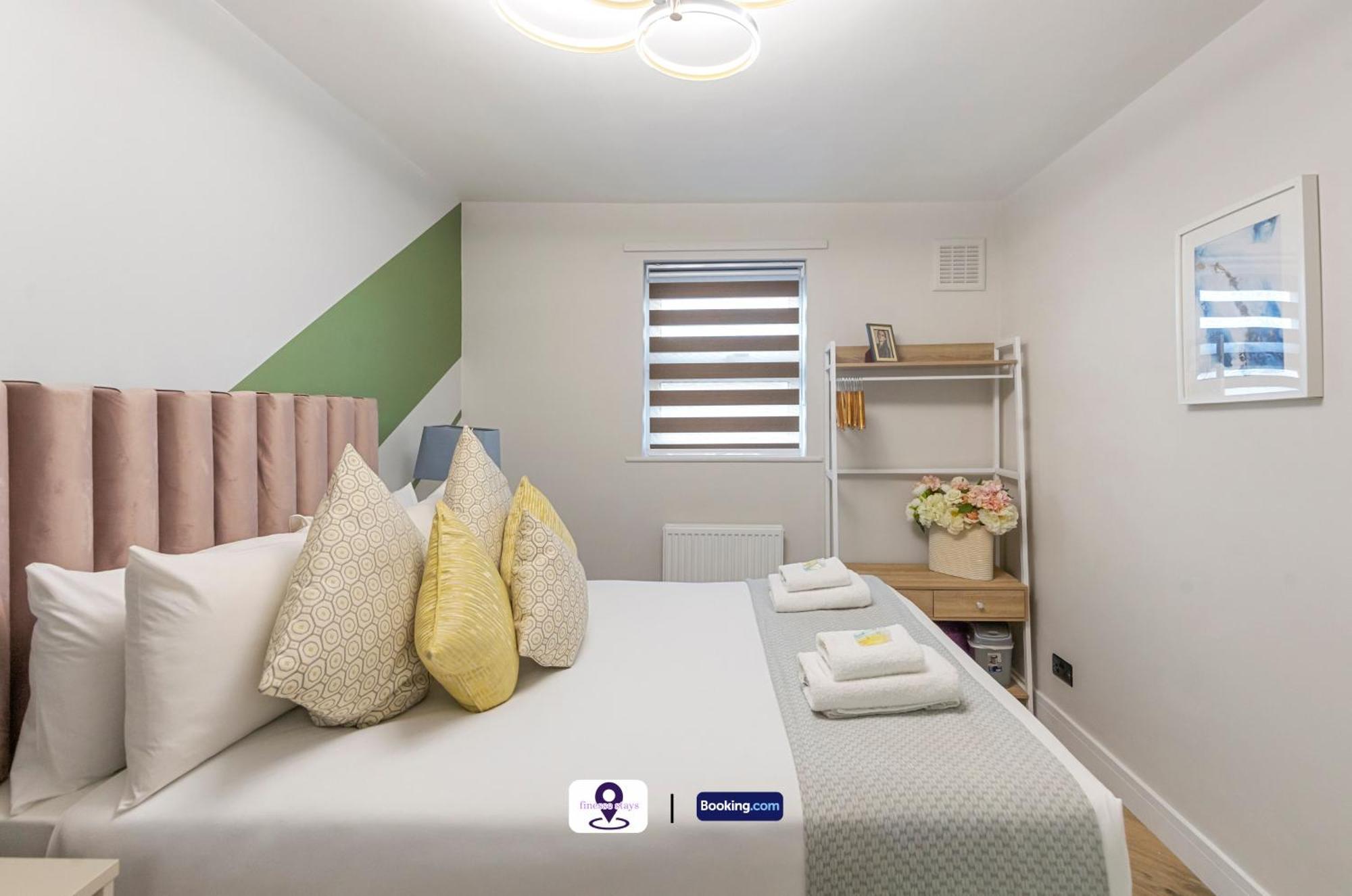 Last-minute Escapes ! Limited Time L Exclusive On 2 Bedroom, High Spec Luxury Flat By Finesse Short Lets & Serviced With Free Wifi * London